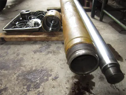 Sửa chữa thủy lực trên cẩu tháp xây dựng